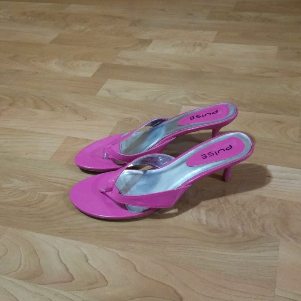 Sandals - Picture 2 of 2